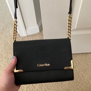 Calvin Klein cross body 🖤